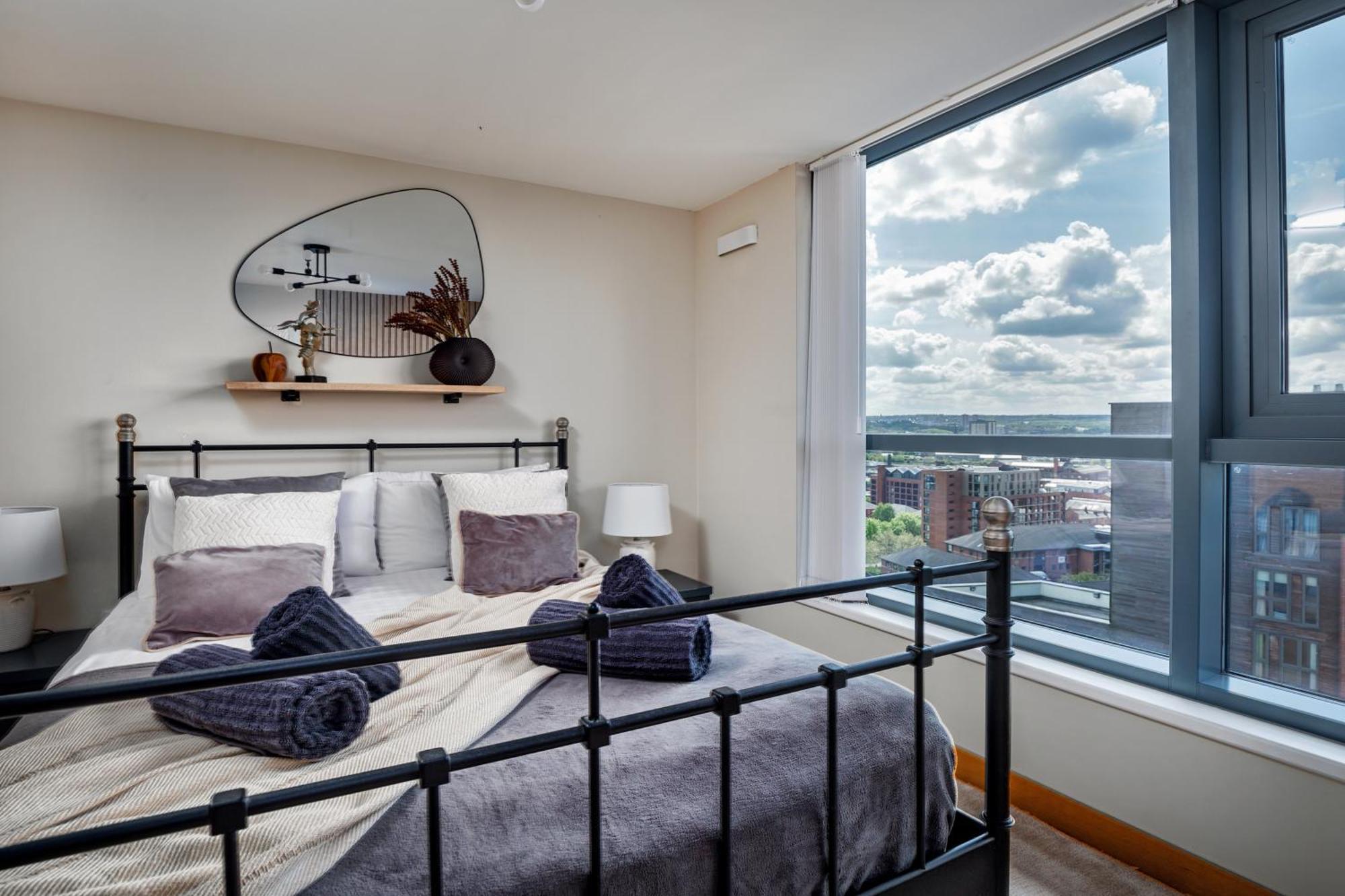 Large Central Penthouse In Leeds Leeds  Exteriör bild